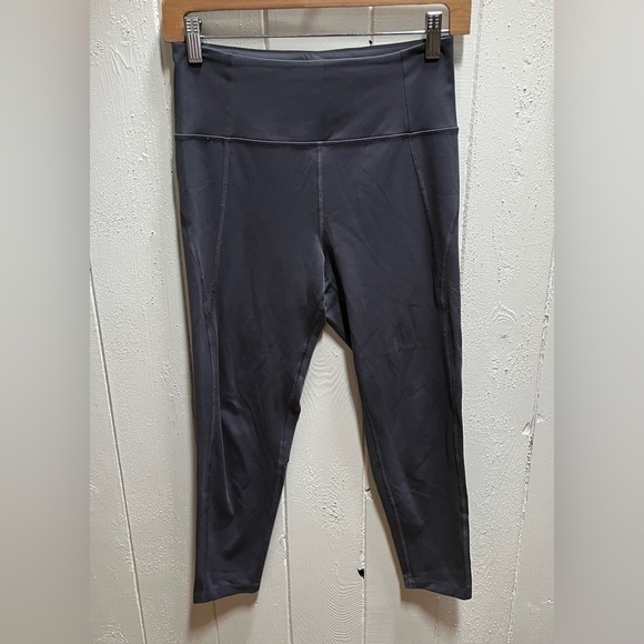 Girlfriend Collective Capri Leggings - Picture 1 of 6